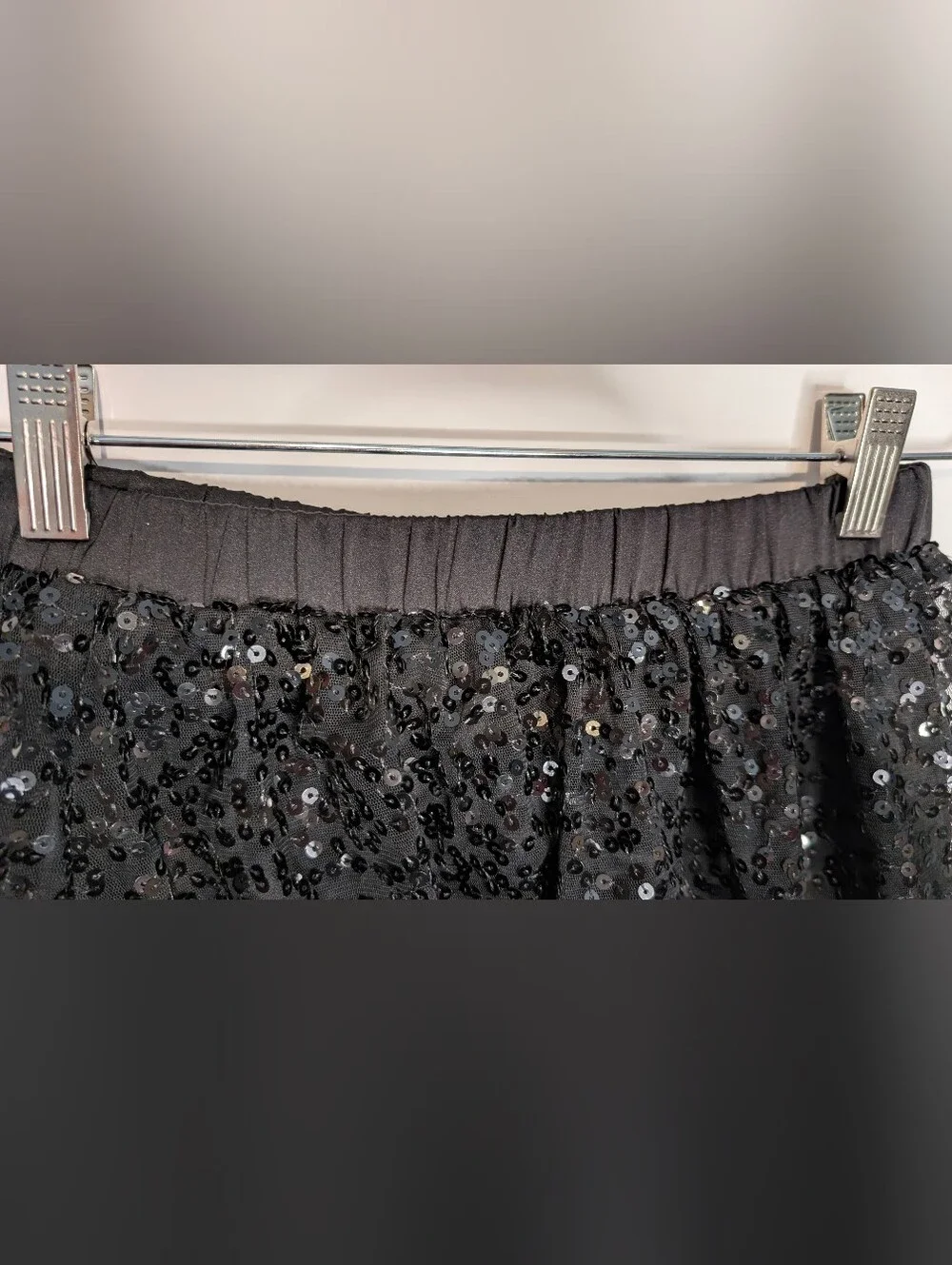 Girl's Black Bubble Hem Sequin Mini Skirt. Size 10/12